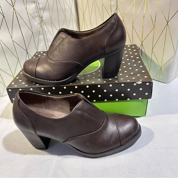 Kelly & Katie KK Cathy Brown 2.5” Pumps - Size 7.5 - Picture 4 of 6